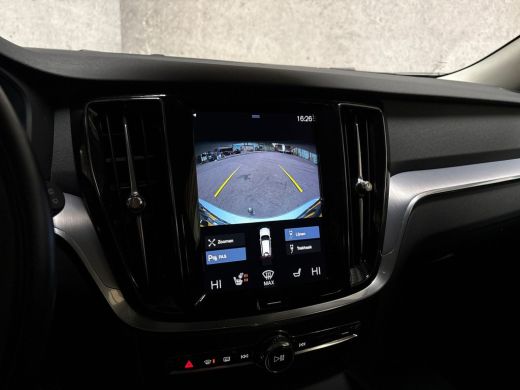 Volvo  V60 2.0 B3 Sport 163Pk Automaat (APPLE CARPLAY, LEDER, STUUR/STOELVERWARMING, CAMERA, SPORTSTOELEN, K... ActivLease financial lease