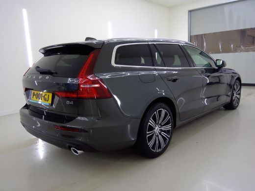Volvo  V60 2.0 B4 Core | Stoel en stuurwielverwarming | Lederen bekleding | Parkeersensoren voor en achter |... ActivLease financial lease