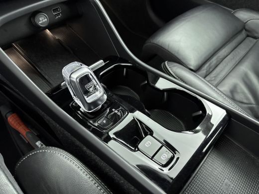 Volvo  XC40 1.5 T4 Recharge Inscription | Trekhaak | Adaptive Cruiscontrol | PDC + Camera | Lederen bekleding... ActivLease financial lease