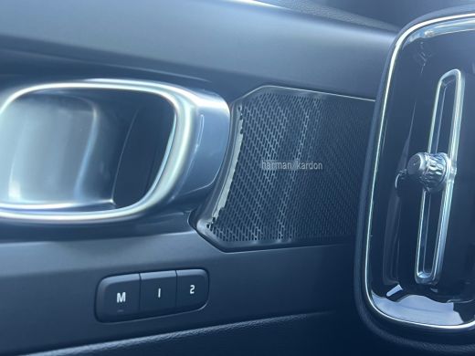 Volvo  XC40 T4 Recharge R-Design | Panoramadak | Stoel en stuurwielverwarming | 360 Camera | Adaptive Cruise ... ActivLease financial lease