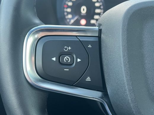 Volvo  XC40 T4 Recharge R-Design | Panoramadak | Stoel en stuurwielverwarming | 360 Camera | Adaptive Cruise ... ActivLease financial lease