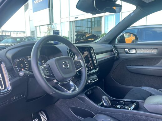 Volvo  XC40 T4 Recharge R-Design | Panoramadak | Stoel en stuurwielverwarming | 360 Camera | Adaptive Cruise ... ActivLease financial lease