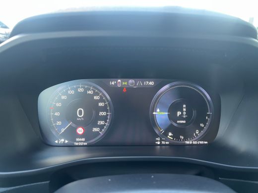 Volvo  XC40 T4 Recharge R-Design | Panoramadak | Stoel en stuurwielverwarming | 360 Camera | Adaptive Cruise ... ActivLease financial lease