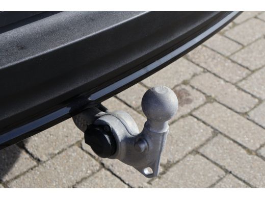 Volvo  XC40 2.0 B4 Plus Dark | Trekhaak | Harman Kardon | BLIS | ActivLease financial lease