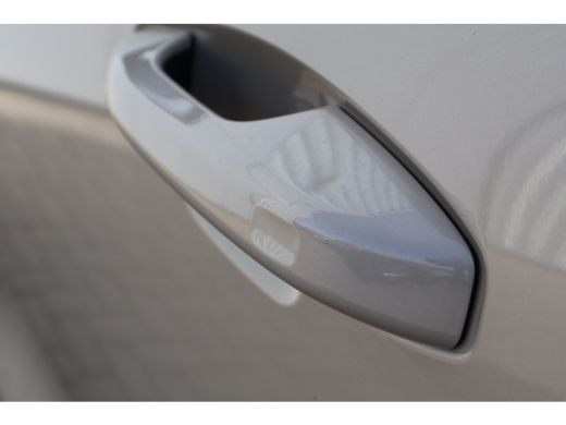 Volvo  XC40 2.0 B4 Plus Dark | Trekhaak | Harman Kardon | BLIS | ActivLease financial lease