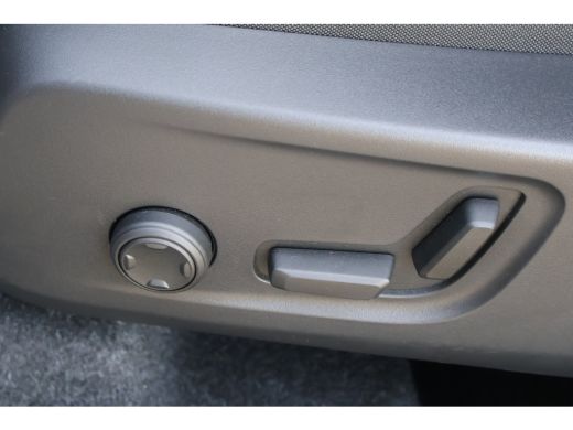 Volvo  XC40 2.0 B4 Plus Dark | Trekhaak | Harman Kardon | BLIS | ActivLease financial lease