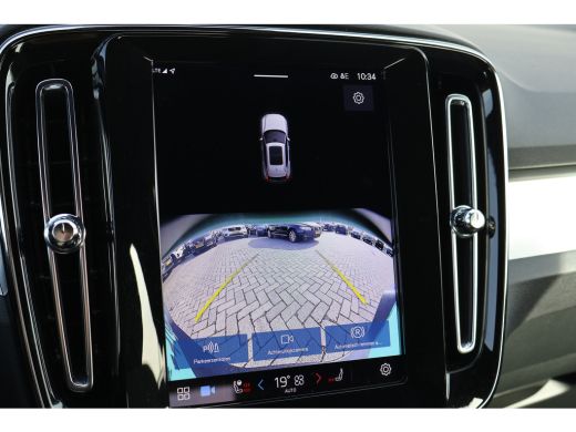 Volvo  XC40 2.0 B4 Plus Dark | Trekhaak | Harman Kardon | BLIS | ActivLease financial lease