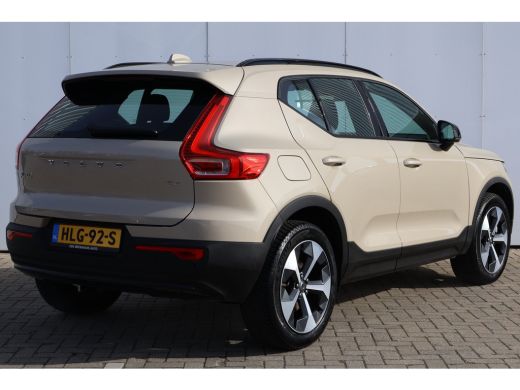 Volvo  XC40 2.0 B4 Plus Dark | Trekhaak | Harman Kardon | BLIS | ActivLease financial lease