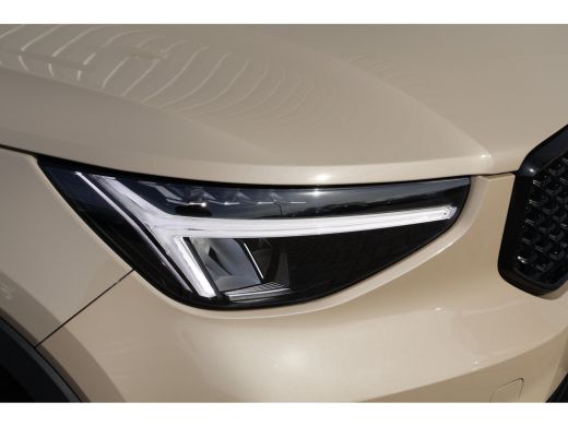 Volvo  XC40 2.0 B4 Plus Dark | Trekhaak | Harman Kardon | BLIS | ActivLease financial lease