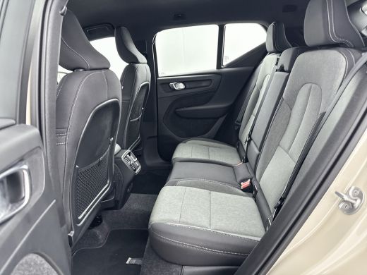 Volvo  XC40 B4 Plus Dark | 19" Allseason | Trekhaak | Voorruitverwarming | Elektr. verst. Stoelen | Harman Ka... ActivLease financial lease