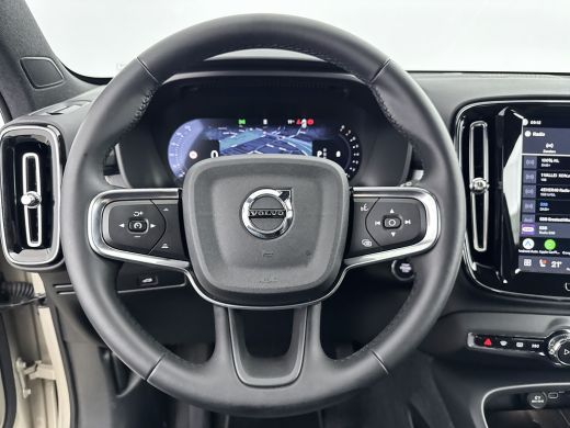 Volvo  XC40 B4 Plus Dark | 19" Allseason | Trekhaak | Voorruitverwarming | Elektr. verst. Stoelen | Harman Ka... ActivLease financial lease