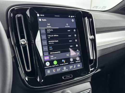 Volvo  XC40 B4 Plus Dark | 19" Allseason | Trekhaak | Voorruitverwarming | Elektr. verst. Stoelen | Harman Ka... ActivLease financial lease