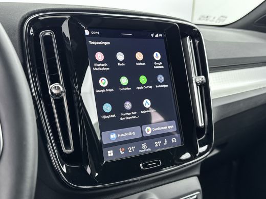 Volvo  XC40 B4 Plus Dark | 19" Allseason | Trekhaak | Voorruitverwarming | Elektr. verst. Stoelen | Harman Ka... ActivLease financial lease