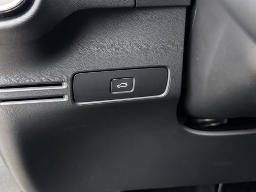 Volvo  XC40 B4 Plus Dark | 19" Allseason | Trekhaak | Voorruitverwarming | Elektr. verst. Stoelen | Harman Ka... ActivLease financial lease