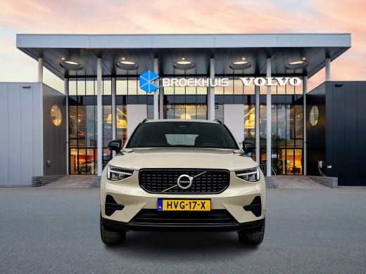 Volvo  XC40 B4 Plus Dark | 19" Allseason | Trekhaak | Voorruitverwarming | Elektr. verst. Stoelen | Harman Ka... ActivLease financial lease