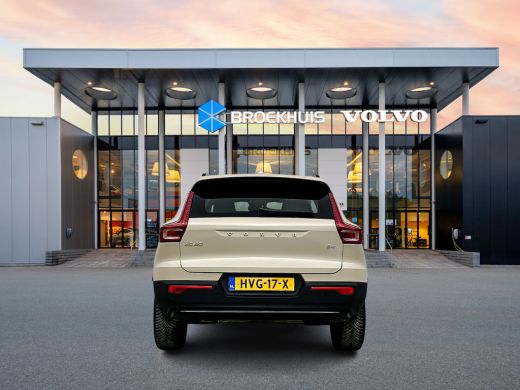 Volvo  XC40 B4 Plus Dark | 19" Allseason | Trekhaak | Voorruitverwarming | Elektr. verst. Stoelen | Harman Ka... ActivLease financial lease