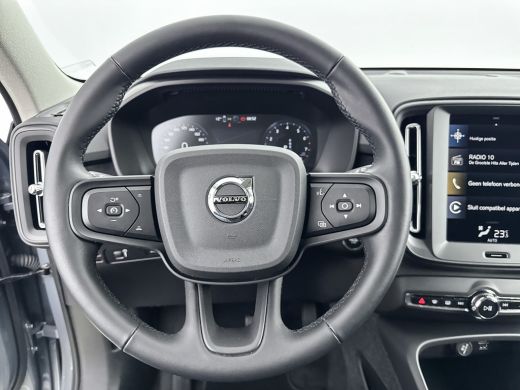 Volvo  XC40 T2 A/T Momentum Core | 17" | Navigatie | Carplay | Parkeercamera | Parkeersensoren V+A | Cruise C... ActivLease financial lease