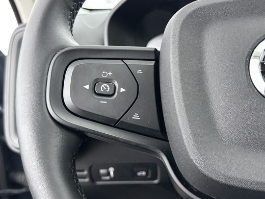 Volvo  XC40 T2 A/T Momentum Core | 17" | Navigatie | Carplay | Parkeercamera | Parkeersensoren V+A | Cruise C... ActivLease financial lease