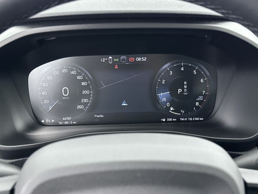 Volvo  XC40 T2 A/T Momentum Core | 17" | Navigatie | Carplay | Parkeercamera | Parkeersensoren V+A | Cruise C... ActivLease financial lease