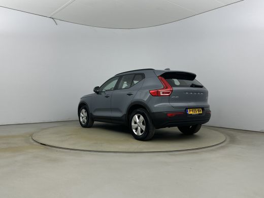 Volvo  XC40 T2 A/T Momentum Core | 17" | Navigatie | Carplay | Parkeercamera | Parkeersensoren V+A | Cruise C... ActivLease financial lease