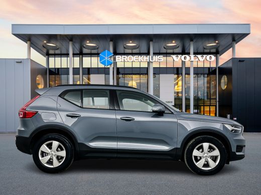 Volvo  XC40 T2 A/T Momentum Core | 17" | Navigatie | Carplay | Parkeercamera | Parkeersensoren V+A | Cruise C... ActivLease financial lease
