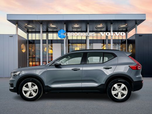 Volvo  XC40 T2 A/T Momentum Core | 17" | Navigatie | Carplay | Parkeercamera | Parkeersensoren V+A | Cruise C... ActivLease financial lease