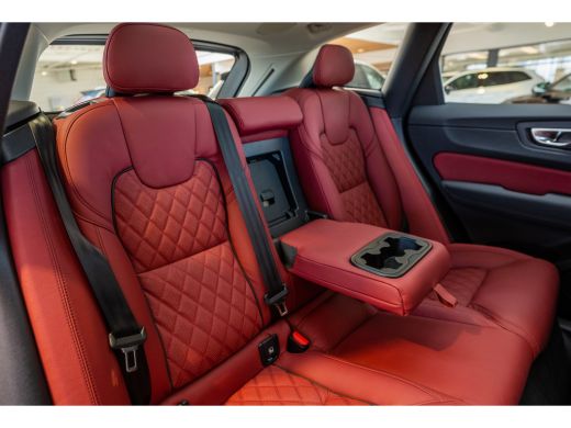 Volvo  XC60 T8 Ultra | Rood Leder! | B&W | Luchtvering | Pano | UNIEK!! | GeenImport! ActivLease financial lease