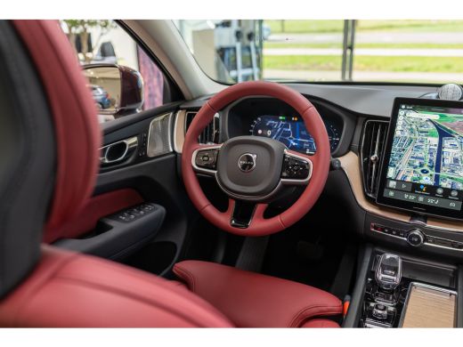 Volvo  XC60 T8 Ultra | Rood Leder! | B&W | Luchtvering | Pano | UNIEK!! | GeenImport! ActivLease financial lease