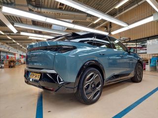 Peugeot e-3008 GT Avantage 210 73 kWh | Achterstoelen verwarmd | Achteruitrijcamera | Apple Carplay/Android Auto...