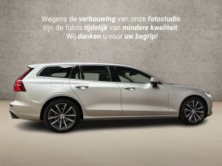 Volvo  V60 2.0 B3 Sport 163Pk Automaat (APPLE CARPLAY, LEDER, STUUR/STOELVERWARMING, CAMERA, SPORTSTOELEN, K...