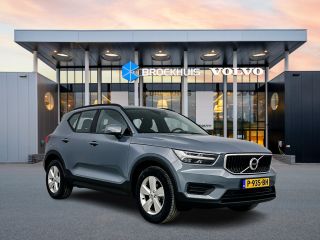 Volvo  XC40 T2 A/T Momentum Core | 17" | Navigatie | Carplay | Parkeercamera | Parkeersensoren V+A | Cruise C...