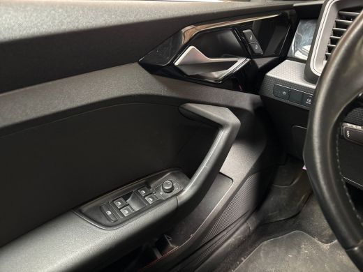 Audi A1 Sportback Sportback 25 TFSI Sport (APPLE CARPLAY, CLIMATE, PARKEERSENSOREN, SPORTSTOELEN, LM VELGEN, ARMSTE... ActivLease financial lease