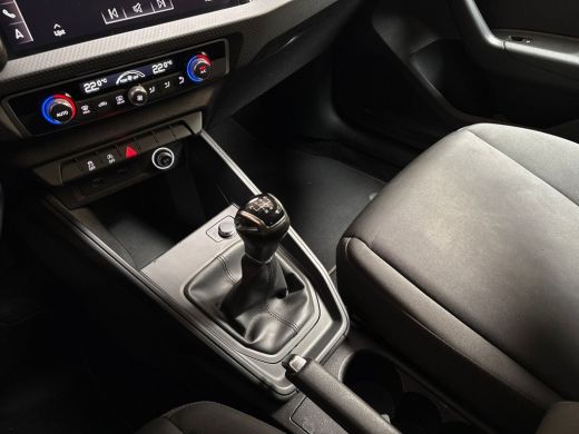 Audi A1 Sportback Sportback 25 TFSI Sport (APPLE CARPLAY, CLIMATE, PARKEERSENSOREN, SPORTSTOELEN, LM VELGEN, ARMSTE... ActivLease financial lease