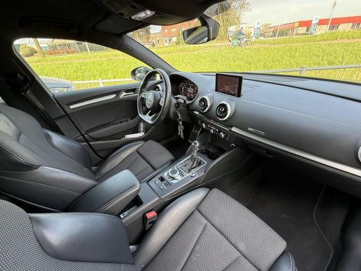 Audi A3 Sportback Aut. 35 TFSI S-Line | Virtual | Stoel Verwarming | Navi | ActivLease financial lease