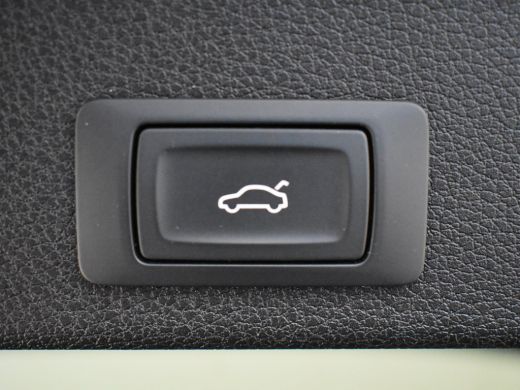 Audi Q3 45 TFSI e S Edition 245Pk | Glazen Schuifdak | Achteruitrijcamera | Lederen bekleding | Stoelverw... ActivLease financial lease