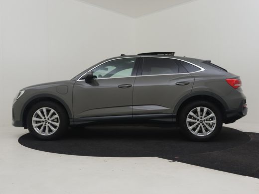 Audi Q3 45 TFSI e S Edition 245Pk | Glazen Schuifdak | Achteruitrijcamera | Lederen bekleding | Stoelverw... ActivLease financial lease