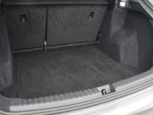 Audi Q4 e-tron 40 Launch edition Advanced Plus 77 kWh | SOH 94% | Warmtepomp | Stoelverwarming | Adaptive cruise... ActivLease financial lease