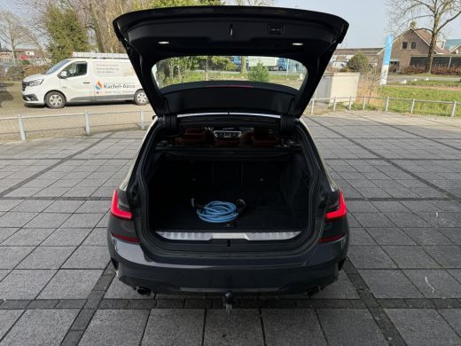 BMW 3 Serie Touring Aut. 330e High Exe. M-Sport Individual | SoH 98% | Trekhaak | Panorama | 360 Camera | Led... ActivLease financial lease