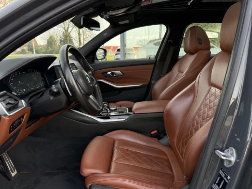 BMW 3 Serie Touring Aut. 330e High Exe. M-Sport Individual | SoH 98% | Trekhaak | Panorama | 360 Camera | Led... ActivLease financial lease