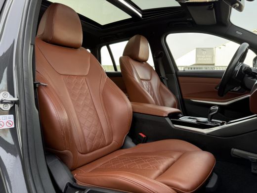 BMW 3 Serie Touring Aut. 330e High Exe. M-Sport Individual | SoH 98% | Trekhaak | Panorama | 360 Camera | Led... ActivLease financial lease