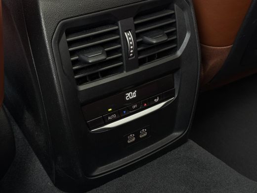 BMW 3 Serie Touring Aut. 330e High Exe. M-Sport Individual | SoH 98% | Trekhaak | Panorama | 360 Camera | Led... ActivLease financial lease