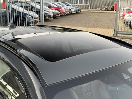 BMW 3 Serie Touring Aut. 330e High Exe. M-Sport Individual | SoH 98% | Trekhaak | Panorama | 360 Camera | Led... ActivLease financial lease