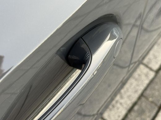 BMW 3 Serie Touring Aut. 330e High Exe. M-Sport Individual | SoH 98% | Trekhaak | Panorama | 360 Camera | Led... ActivLease financial lease