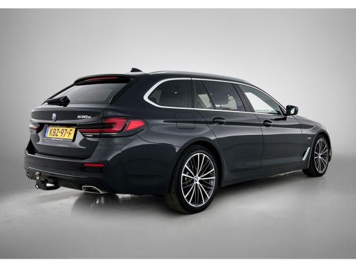 BMW 5 Serie 530e Business Edition Plus CAMERA | NAVI & CARPLAY | AD-CRUISE | TREKHAAK ActivLease financial lease