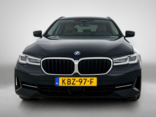 BMW 5 Serie 530e Business Edition Plus CAMERA | NAVI & CARPLAY | AD-CRUISE | TREKHAAK ActivLease financial lease
