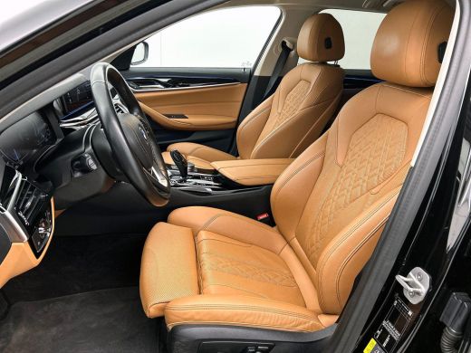 BMW 5 Serie 530e Business Edition Plus CAMERA | NAVI & CARPLAY | AD-CRUISE | TREKHAAK ActivLease financial lease