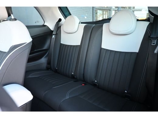 Fiat 500 1.0 Hybrid La Prima VOORRAAD-ACTIE! 8 Jaar Garantie! | Panoramadak | JBL | Vol-Leder | Stoelverwa... ActivLease financial lease