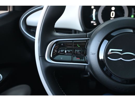Fiat 500 1.0 Hybrid La Prima VOORRAAD-ACTIE! 8 Jaar Garantie! | Panoramadak | JBL | Vol-Leder | Stoelverwa... ActivLease financial lease