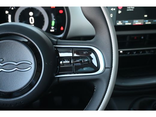 Fiat 500 1.0 Hybrid La Prima VOORRAAD-ACTIE! 8 Jaar Garantie! | Panoramadak | JBL | Vol-Leder | Stoelverwa... ActivLease financial lease