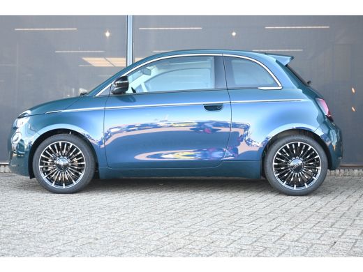 Fiat 500 1.0 Hybrid La Prima VOORRAAD-ACTIE! 8 Jaar Garantie! | Panoramadak | JBL | Vol-Leder | Stoelverwa... ActivLease financial lease